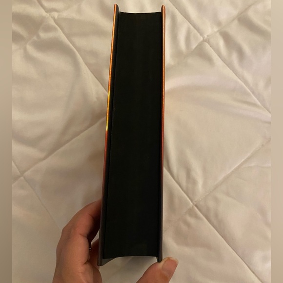 Iron Flame by Rebecca Yarrows - New, unopened, & in perfect condition - Picture 5 of 5